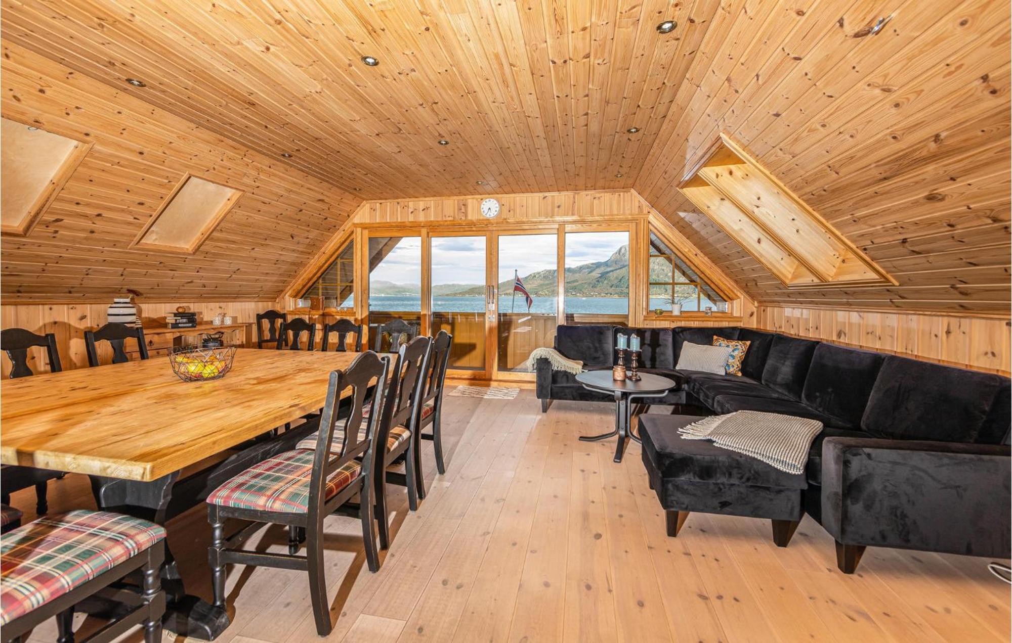 Awesome Home In Kvamsoy With Jacuzzi Sandvik  エクステリア 写真