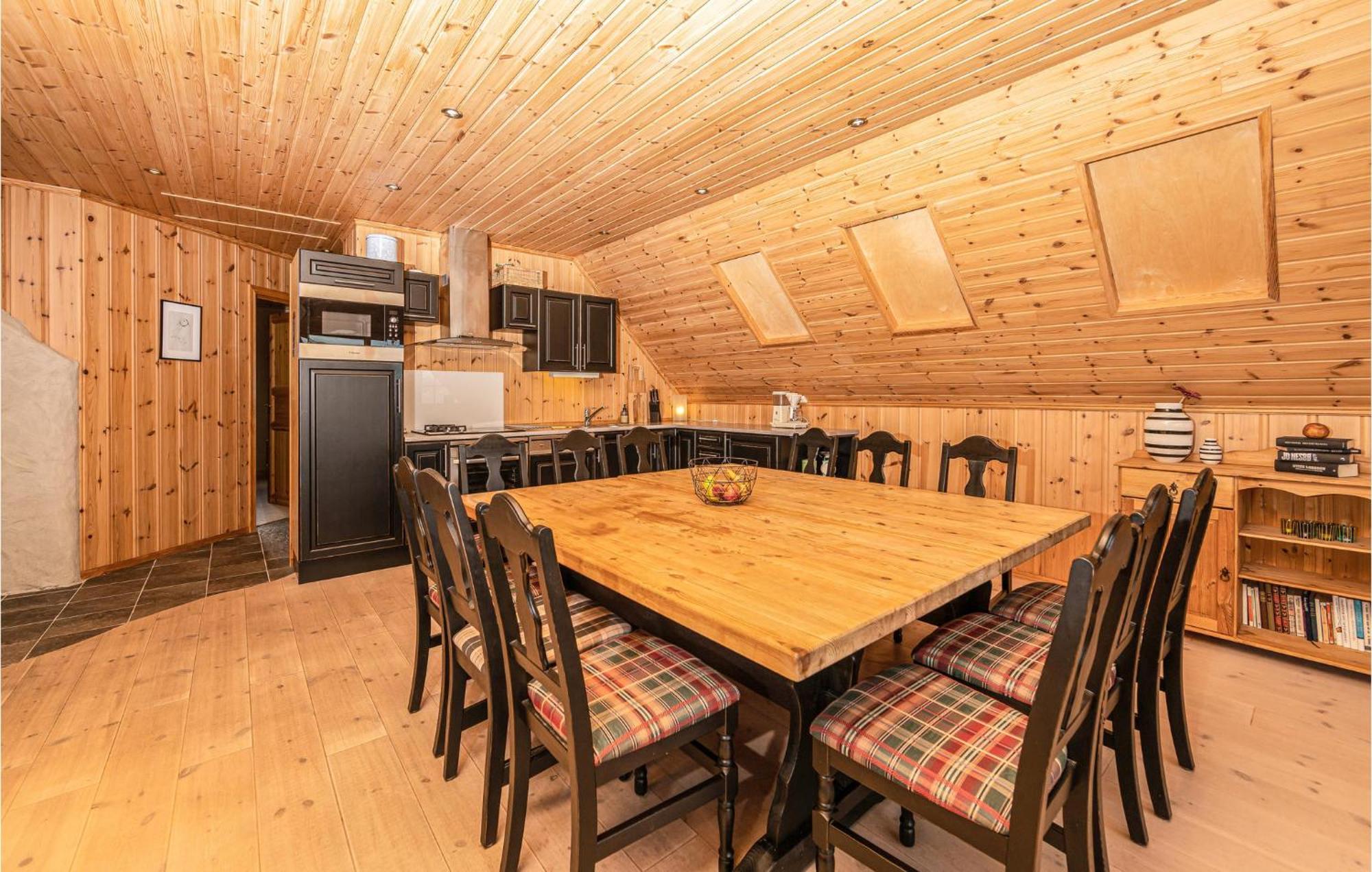 Awesome Home In Kvamsoy With Jacuzzi Sandvik  エクステリア 写真